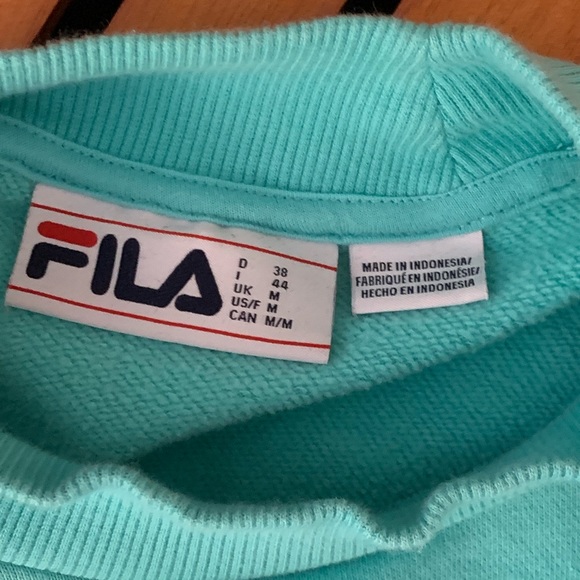 Fila Sweater. Size Medium - Picture 6 of 7